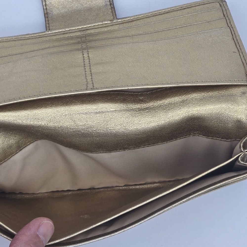 Coach Turnlock Gold Signature C Wallet - Picture 6 of 14
